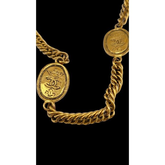 Authentic 1989 Season 26 Chanel 33" Gilt CC Logo Necklace - Picture 13 of 15